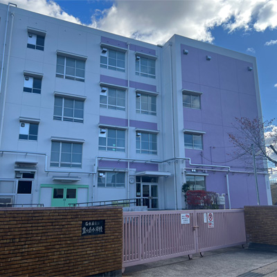 豊が丘小学校校門